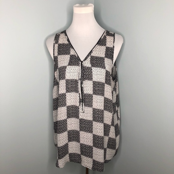 Smart Set Black & White Zippered Blouse - Picture 2 of 7